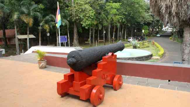 Cannon from la Magicienne Mahebourg La Magicienne cannon Mahebourg