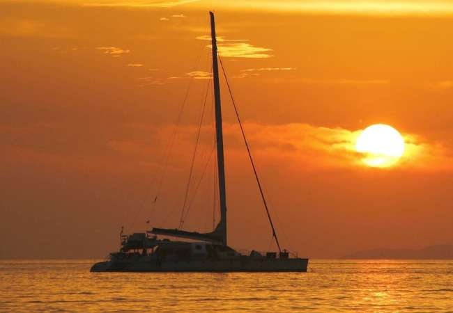 catamaran sunset cruise