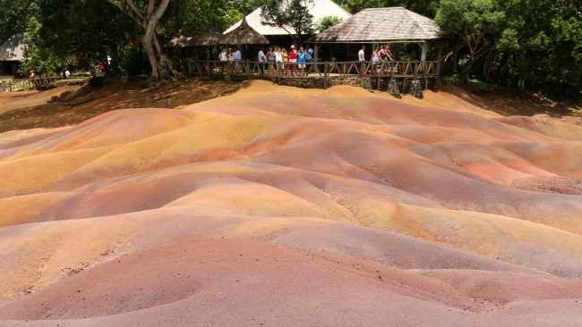 7 coloured earth Chamarel